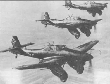 Звено пикирующих бомбардировщиков Ju87A1 из StG165 снимок 1938 г Перед - фото 34