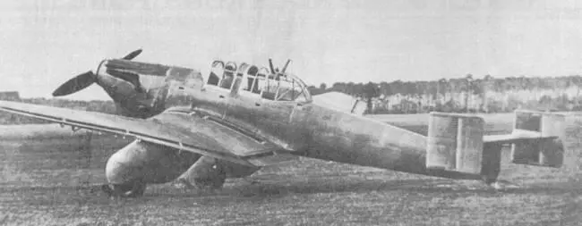 Первый прототип Ju 87 был оснащен мотором РоллсРойс Кестрел и - фото 8