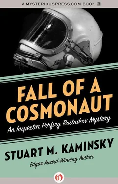 Stuart Kaminsky Fall of a Cosmonaut обложка книги