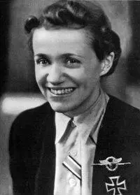 Ханна Рёч родилась в Хиршберге в Польше 29 марта 1912 г Первоначально она - фото 70