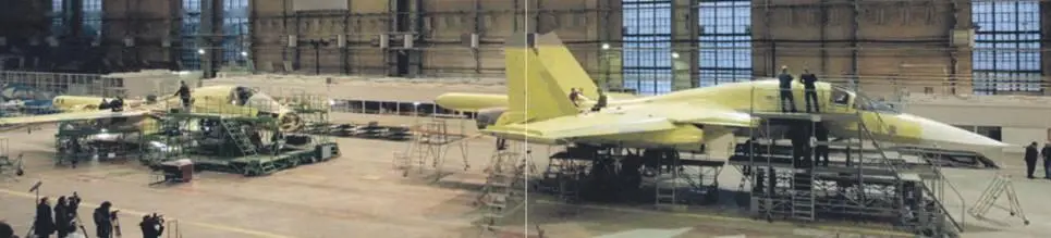Фронтовые бомбардировщики Су34 В сборочном цехе Новосибирского авиазавода им - фото 10