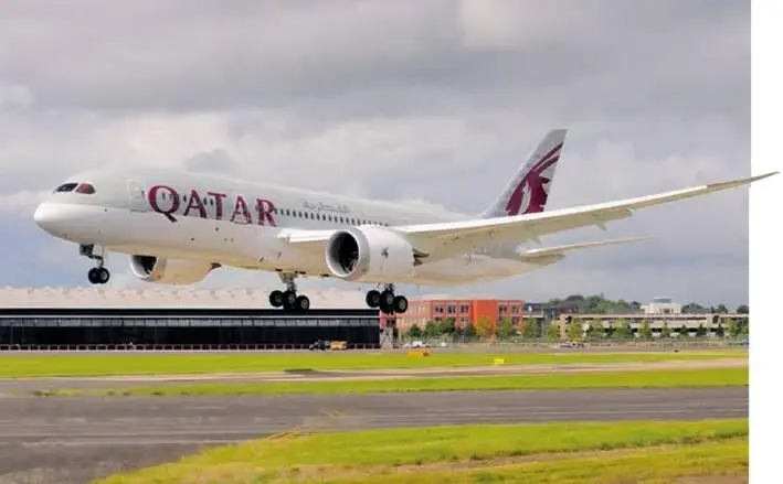 Boeing 7878 авиакомпании Qatar Airways во время его презентации на авиасалоне - фото 14