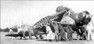 Два снимка разных B5N1 из Касумигуарахикотай со сложенными крыльями - фото 81