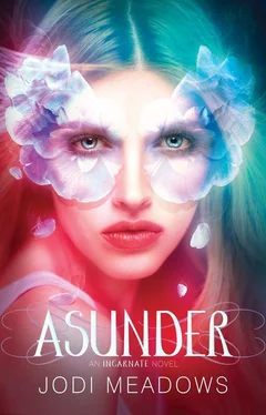 Jodi Meadows Asunder обложка книги