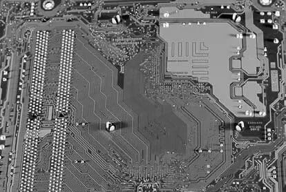 Рис 710 Проверьте надежность фиксации охладителя Подключите разъем питания - фото 96