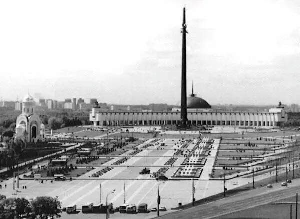 Мемориал Победы на Поклонной горе Спустя двести с лишним лет в 1812 году - фото 87