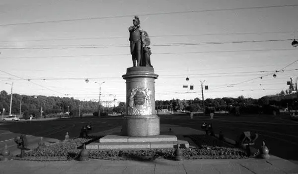 Памятник АВ Суворову на Суворовской площади Участок нынешнего дома номер 4 в - фото 12