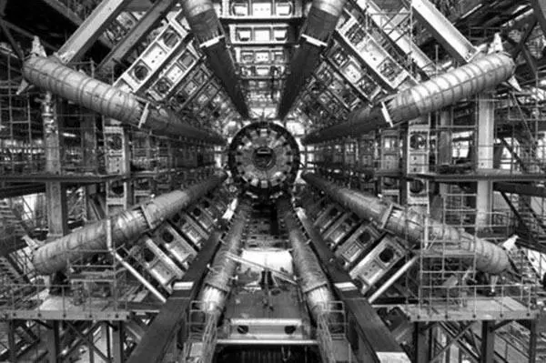 Детектор ATLAS с помощью которого был детектирован бозон Хиггса Зачем - фото 107