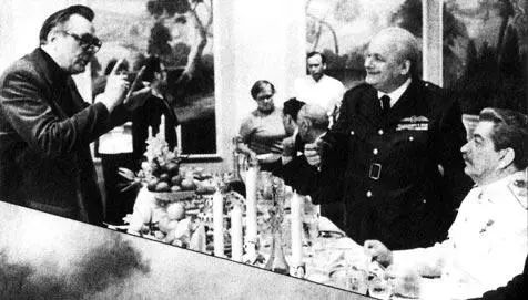 а еще самому Сталину Рамаз Чхиквадзе и самому Черчиллю Георгий Менглет - фото 46