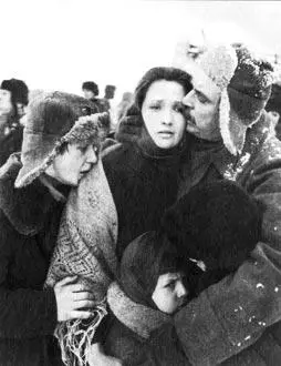 Главного героя Захара Дерюгина одарили большой любовью Ефросинья и Маня на - фото 52
