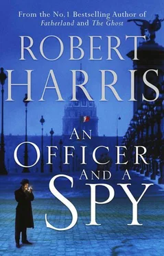 Robert Harris An Officer and a Spy обложка книги