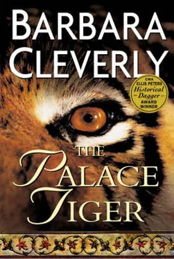 Barbara Cleverly The Palace Tiger обложка книги