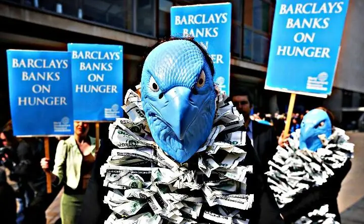 На скандалы сотрясавшие в недавнем прошлом Barclays публика реагировала - фото 85