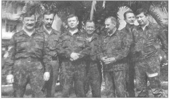 Офицеры ВДВ в зоне межнационального конфликта 1993 г Автор полковник ВДВ в - фото 59