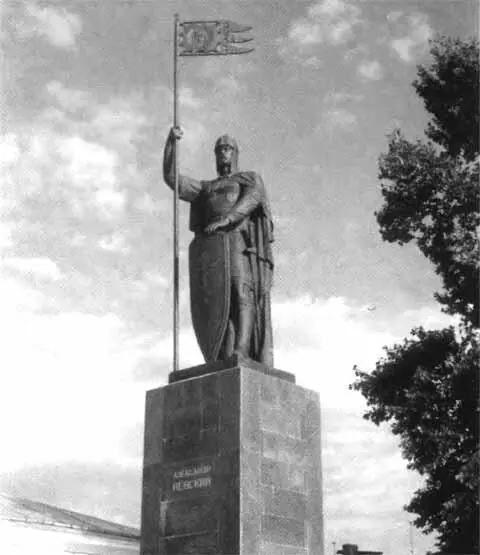 Памятник Александру Невскому в Городце Федоровский Городецкий монастырь Со - фото 43