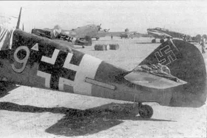 Комизо Сицилии октябрь 1942 г На переднем плане Bf 109G2 из 6JG63 - фото 142