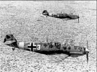 Пара истребителей Bf109E7 идут на бреющем полете над ливийской пустыней Если - фото 16