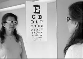Figure 614 Use the eye that has the macular hole in it to look straight ahead - фото 65