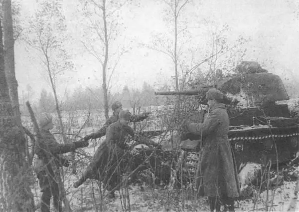 Маскировка легкого танка Т26 Район Серпухова 1941 г Наблюдение за - фото 19