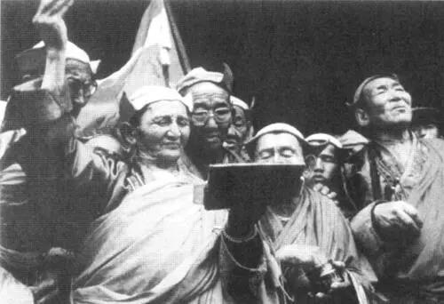 Пожилые ламы которым в 1930е годы довелось пережить массовые антирелигиозные - фото 9