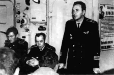 На ноябрьские праздники 1975 года в Советском Союзе произошло беспрецедентное - фото 82