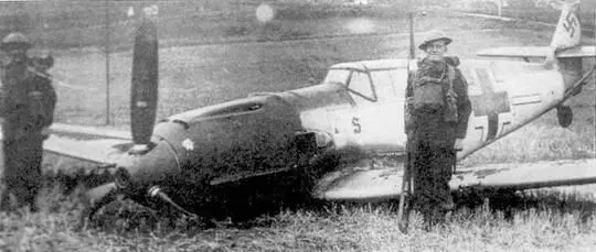 Сбитый над Англией Bf 109Е3 унтерофицера Хорста Переца bp 4JG 26 На киле - фото 66