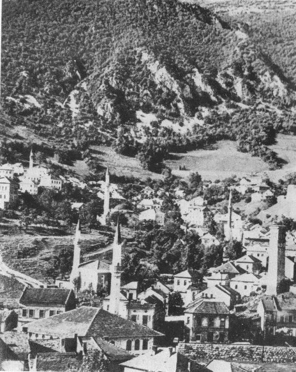 Панорама Травника В начале 1807 года в Травнике стали совершаться необычные и - фото 2