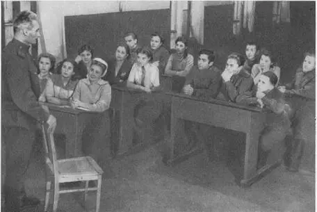 Ансамбль А Обранта на уроке Юные танцоры тоже помогли отстоять родной город - фото 37