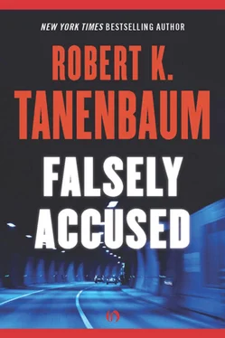 Robert Tanenbaum Falsely Accused обложка книги