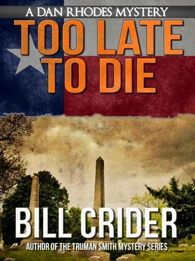 Bill Crider Too Late to Die обложка книги