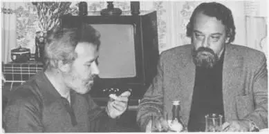 1980 год Слева Владимир Илюшенко Фото С Илюшенко 1980 год Фото С - фото 9