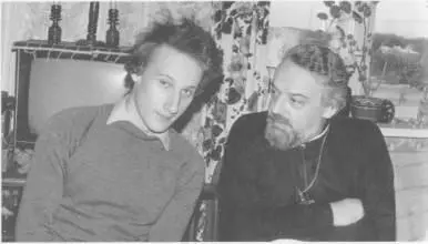 1983 год Слева Сергей Илюшенко Фото В Илюшенко Москва Лето 1987 года - фото 35