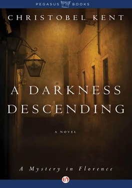 Christobel Kent A Darkness Descending обложка книги