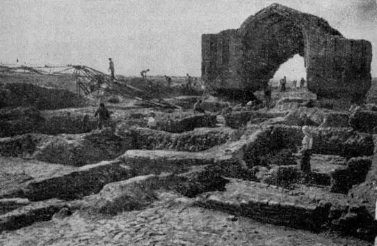 КуняУргенч Раскопки квартала ремесленников и торговцев в районе ворот - фото 43