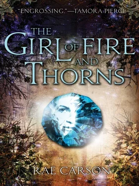 Rae Carson The Girl of Fire and Thorns обложка книги