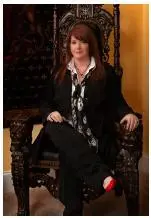 In the past three years New York Times bestselling author Sherrilyn Kenyon has - фото 2