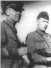 Командир 227го ББАП пк Турыкин ГП и комиссар Тютюнник ГА июль 1941 г - фото 13