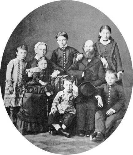 2 The Ulyanov family 1879 3 Alexander Ilich Ulyanov 4 Anna Ilinichna - фото 6