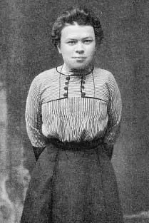 6 Maria Ilinichna Ulyanov 7 Vladimir Ulyanov 8 The leaders of the - фото 10
