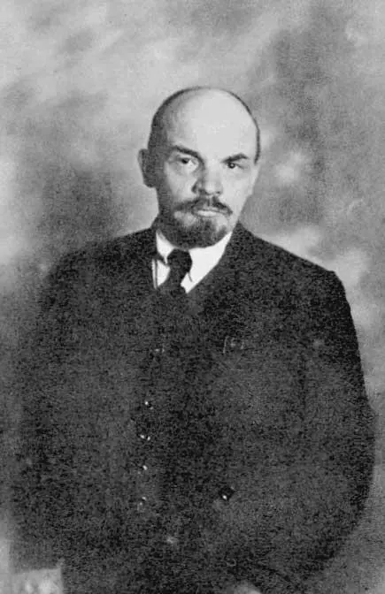 37 Lenin on his fiftieth birthday 1920 38 Lenin recording a speech 1919 - фото 41