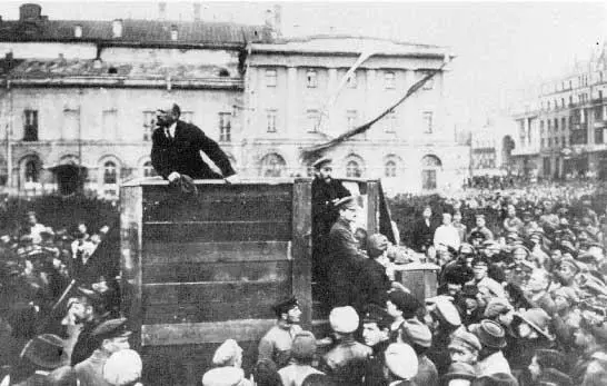 39 Lenin addressing Red Army troops bound for the Polish front 5 May 1920 - фото 43