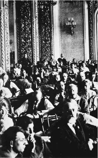 40 A session of the Second Congress of Comintern David King Collection - фото 44