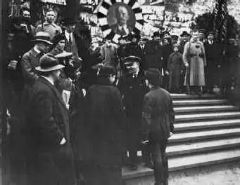 A May Day celebration in 1919 juxtaposes the man and his official image Only - фото 5