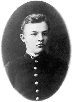 Vladimir Ulyanov in 1887 the year of the execution of his brother Alexander - фото 9