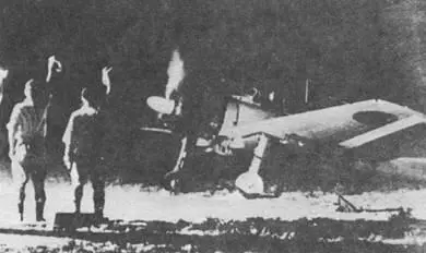 A6M3 модель 32 уходит в ночной полет хорошо видна обрезанная законцовка - фото 75