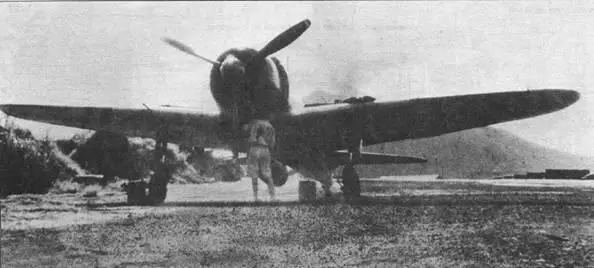 A6M3 модель 22а вооруженный длинноствольной 20мм пушкой Рабаул На заднем - фото 86