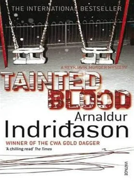 Arnaldur Indridason Tainted Blood обложка книги