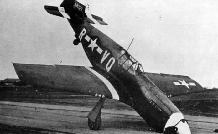 Еще один Мустанг X АМ121 который был передан 8ой Воздушной Армии ВВС США - фото 70