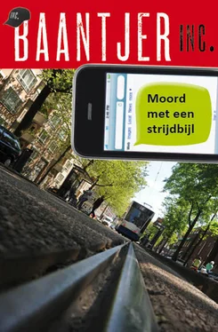 Albert Baantjer Moord met een strijdbijl обложка книги