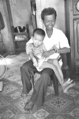 Father and son According to Dr Alan Schecter one of the worlds experts on - фото 12